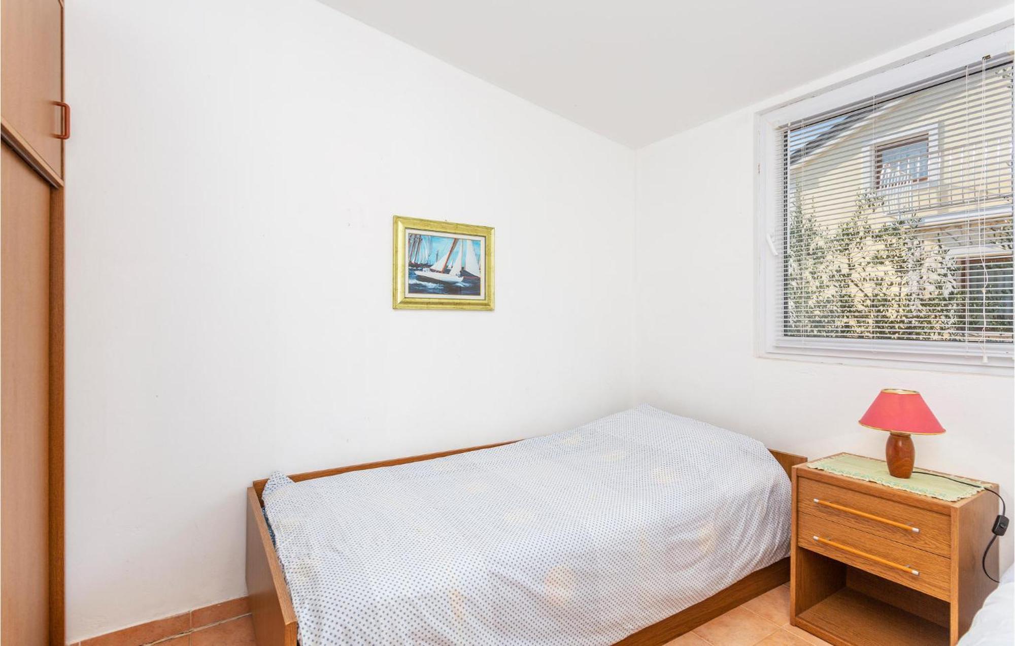 1 Bedroom Beautiful Apartment In Linardići Exteriér fotografie